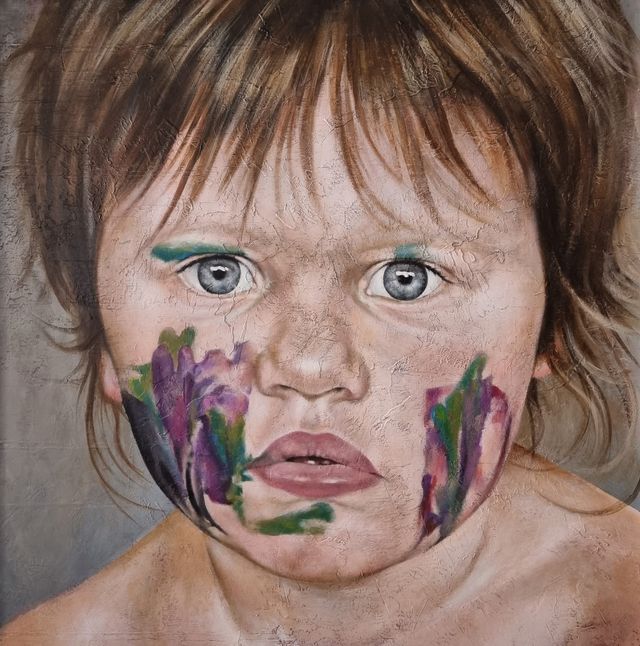 Vakre Mois, har malt seg i fjeset, akrylmaleri av Yvonne Rosten